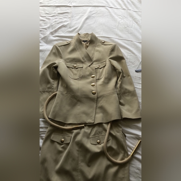 Elisabetta Franchi military style suit.Size:44 IT.Worn a 3 times - Picture 11 of 13